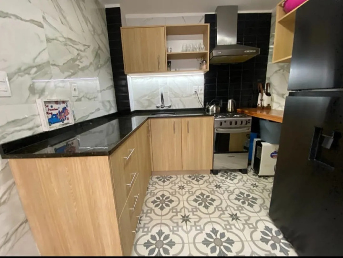 Casa ID.5692 - Venta Casa PH 2 Dormitorios Buceo con Patio y Cochera