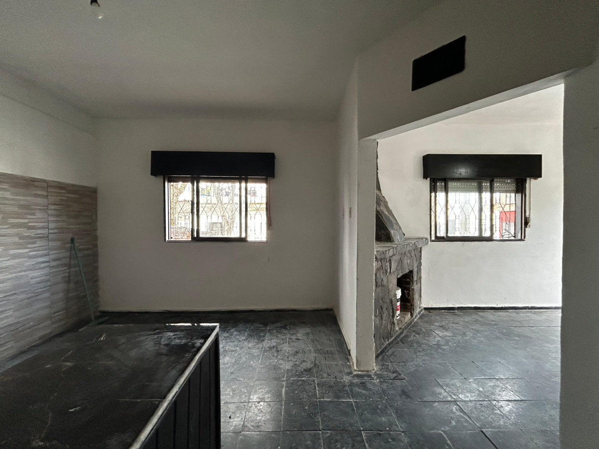 Casa ID.5065 - Alquiler Casa 1 Dormitorio Cerrito con patio y parrillero