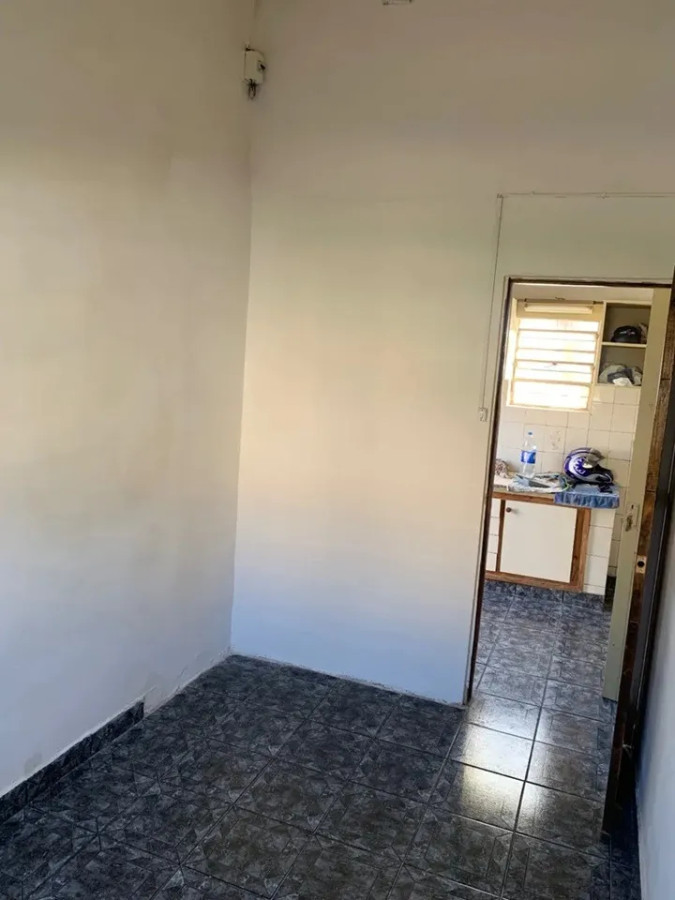 Casa ID.4910 - Alquiler Casa 3 Dormitorios Cerro con patio y cochera 