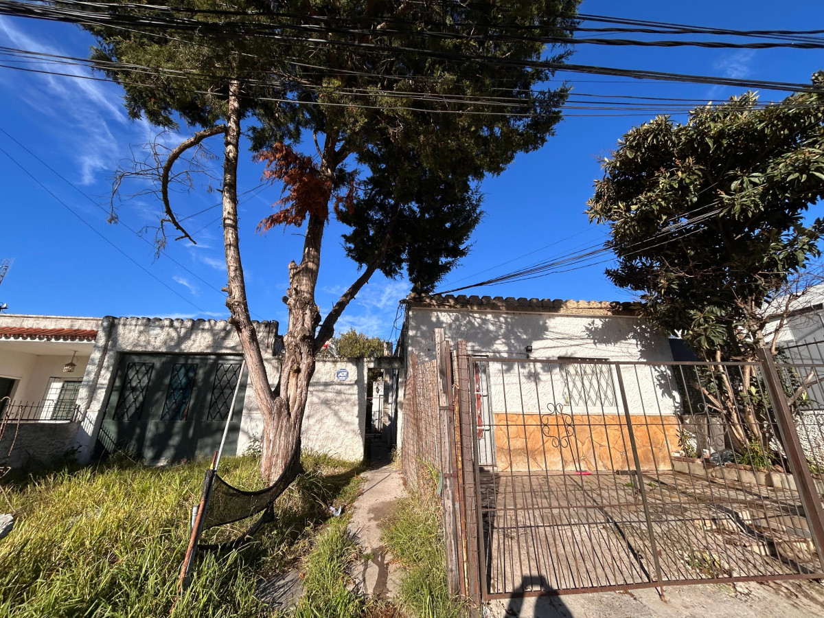 Casa ID.4848 - Venta Padron Unico con 3 Viviendas Flor de Maroñas Inversion
