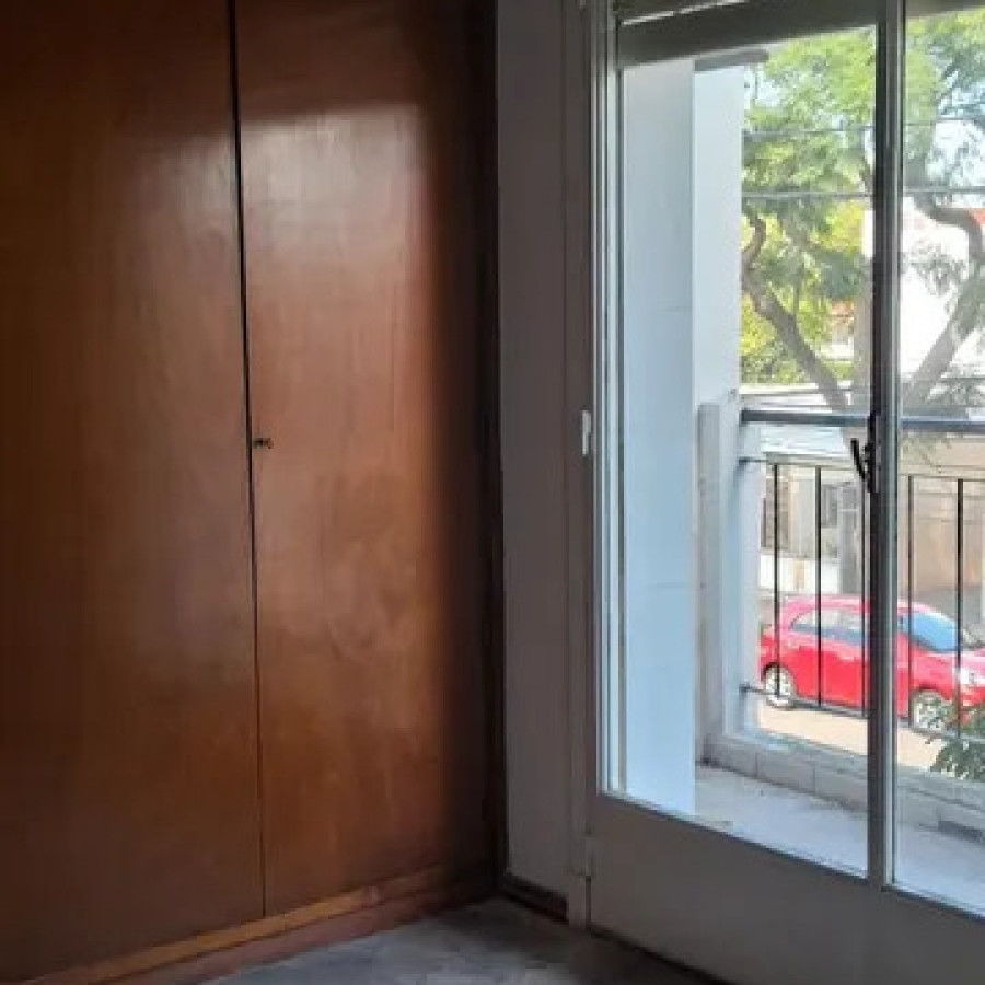 Casa ID.6452 - Alquiler o Venta Casa 4 Dormitorios Buceo Parrillero y Cochera