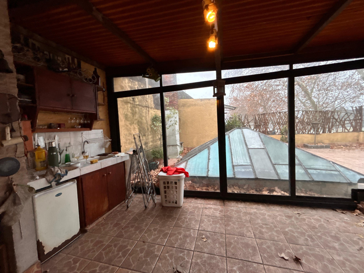 Casa ID.4939 - Venta Casa 4 Dormitorios Cordón con Barbacoa y Azotea