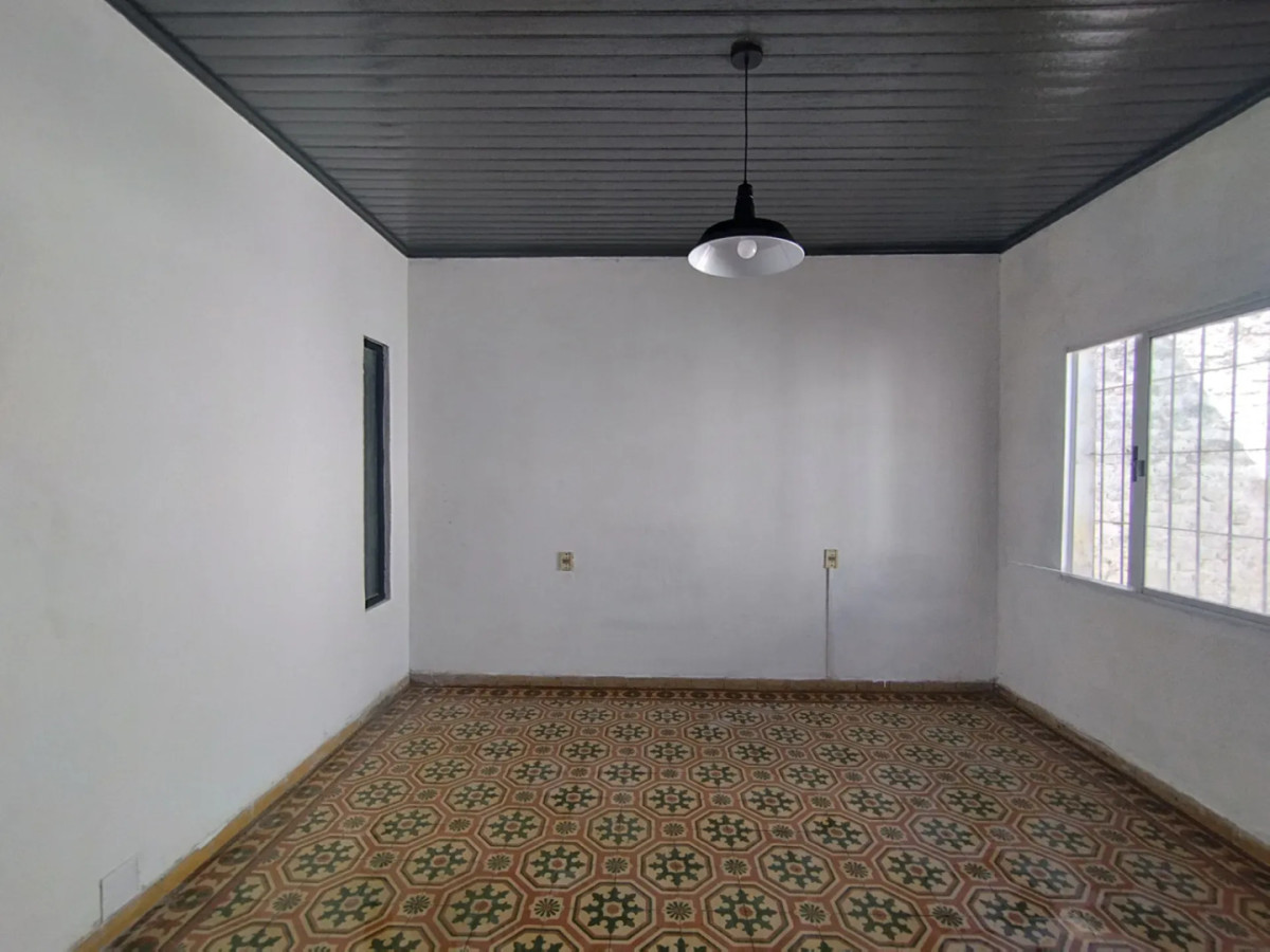 Casa ID.6217 - Alquiler Casa 2 Dormitorios Cerro con Cochera y Patio