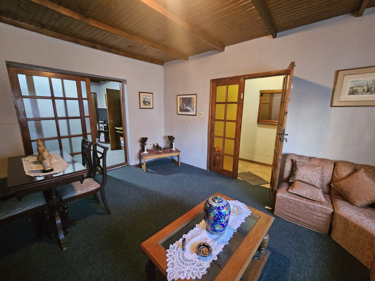 Casa ID.6268 - Venta Casa y Apartamento 4 Dormitorios Brazo Oriental Cochera