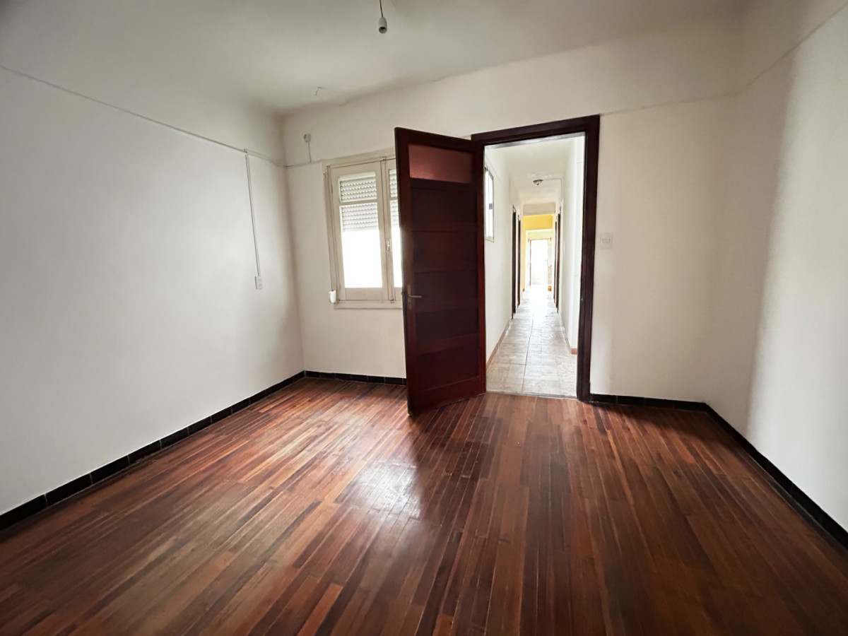 Casa ID.4774 - Venta Casa 4 Dormitorios Unión con balcón 