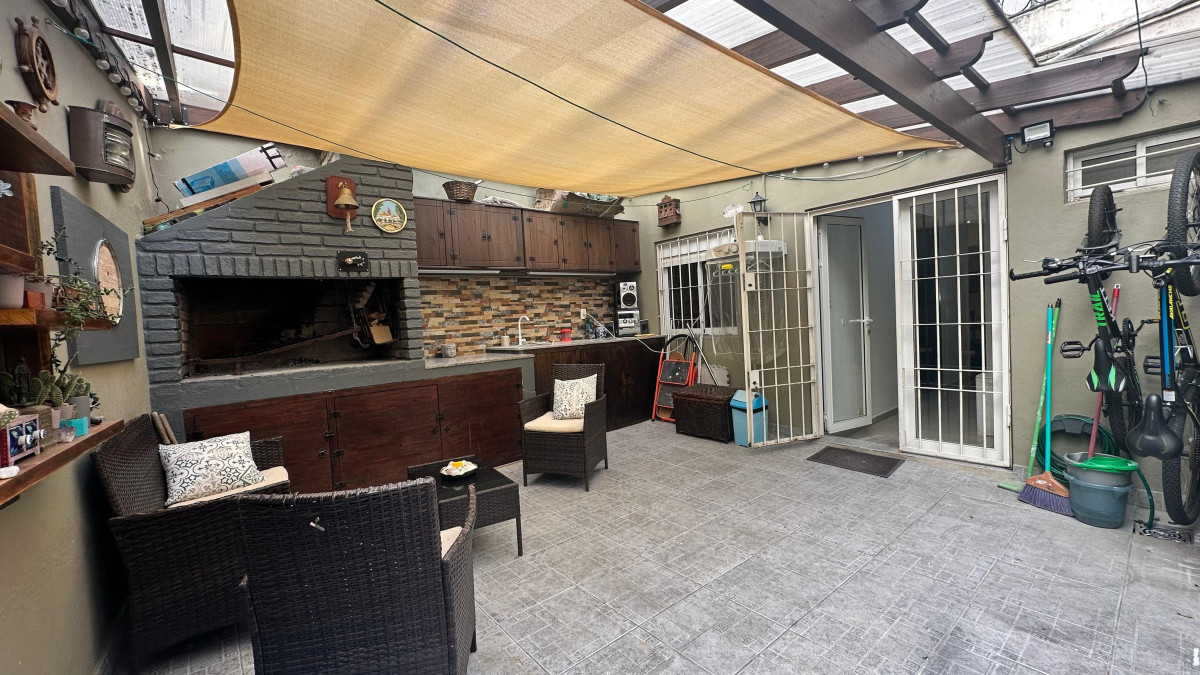 Casa ID.4519 - Venta Casa en PH 2 Dormitorios Pocitos con patio con barbacoa
