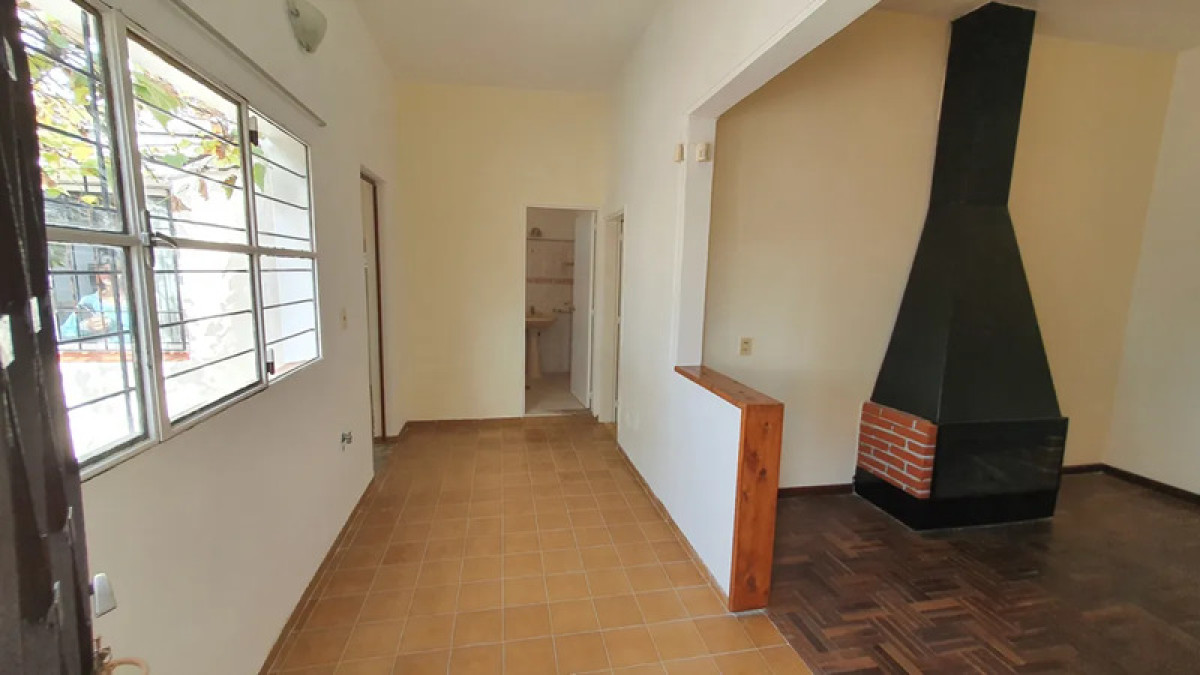 Casa ID.5401 - Alquiler Casa en PH 2 Dormitorios Sayago con Cochera