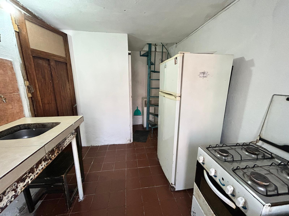 Casa ID.3528 - Venta Casa con Renta Inversión 6 Dormitorios Goes con Patio