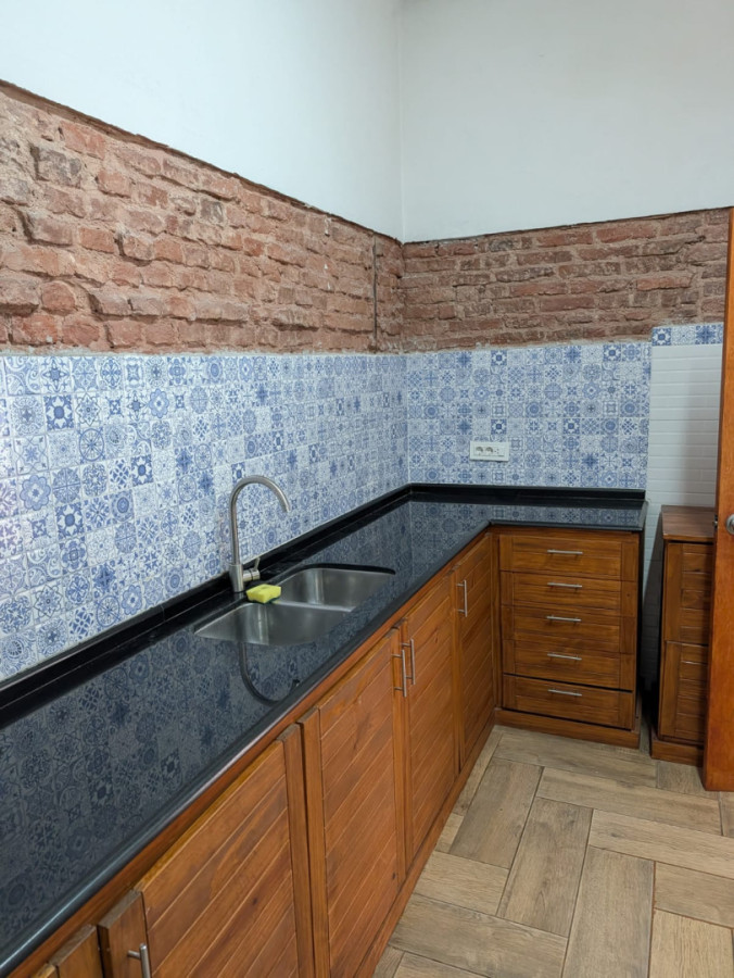 Casa ID.5946 - Alquiler o Venta Casa ideal Empresa La Blanqueada 160m2