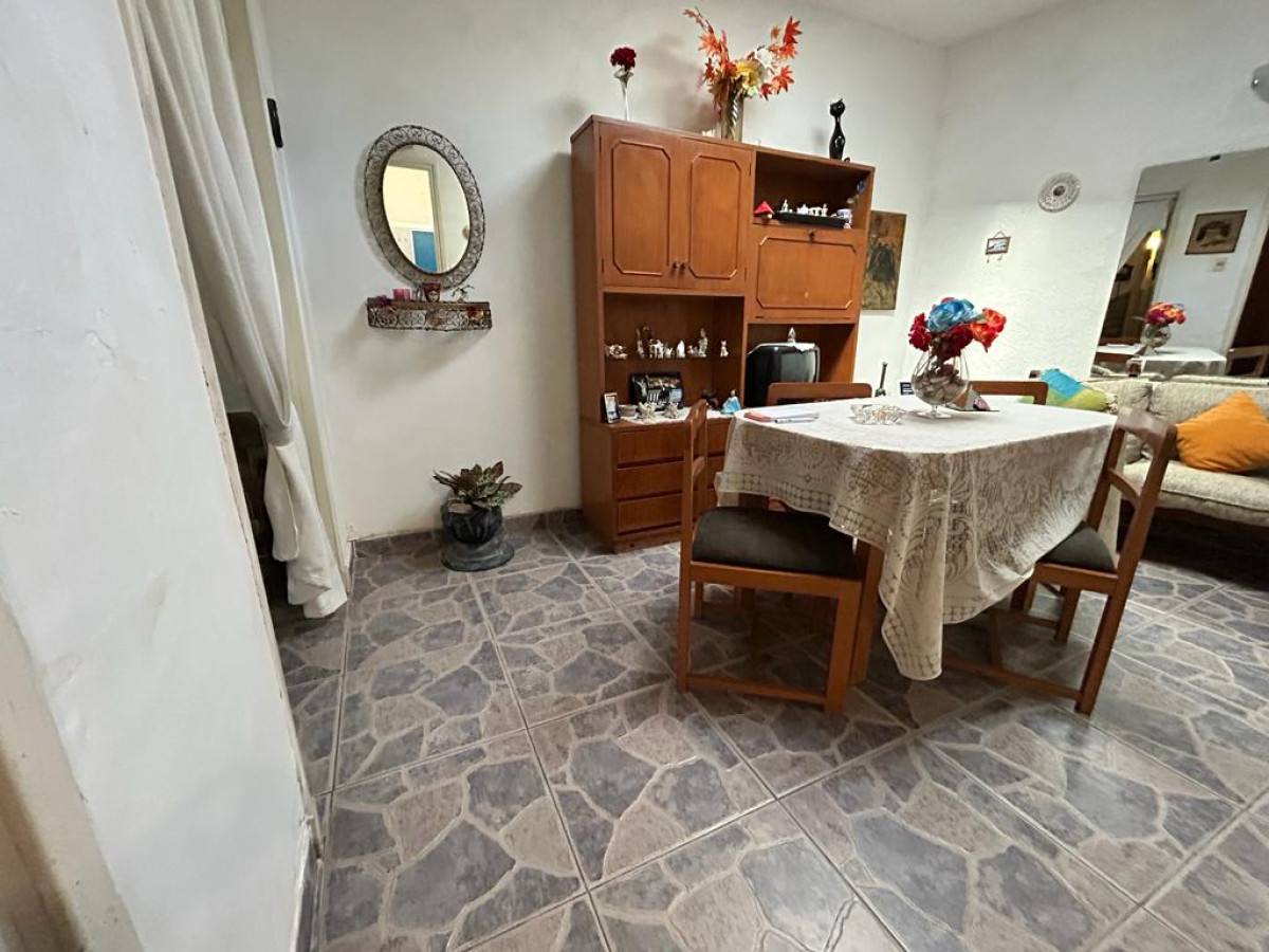 Casa ID.2740 - Venta Casa en ph 2 Dormitorios Buceo con Barbacoa y Garaje