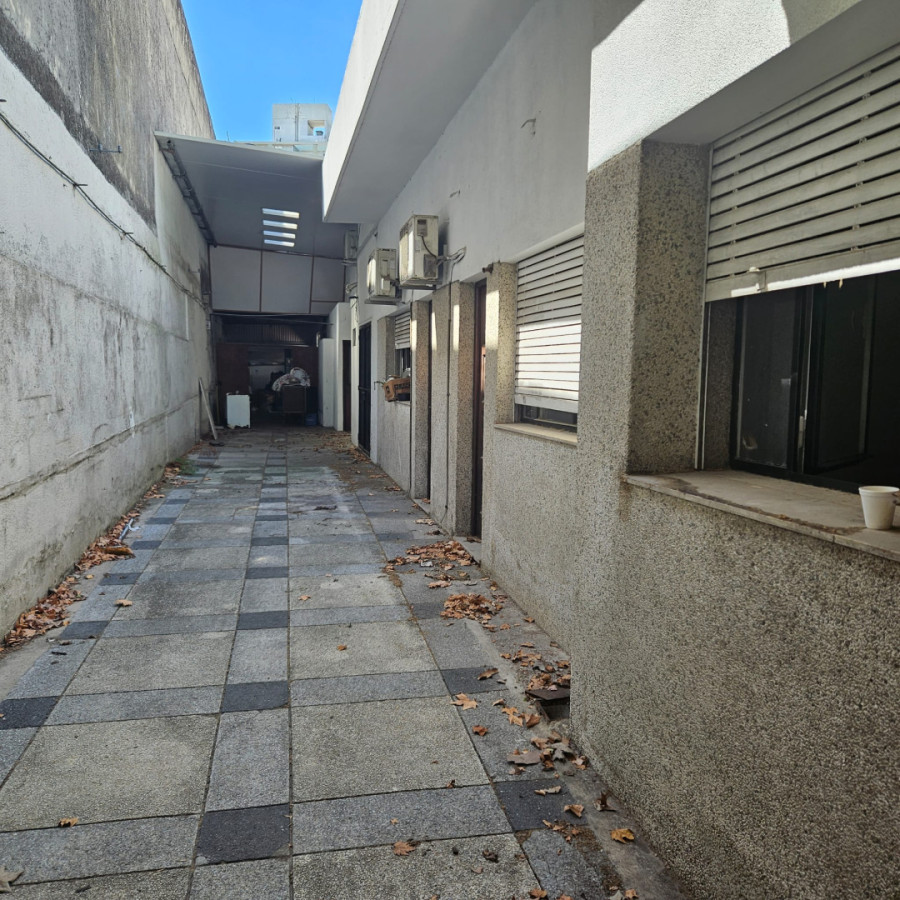 Casa ID.6139 - Venta Casa con Fabrica y Apartamento Bella Vista Inversion