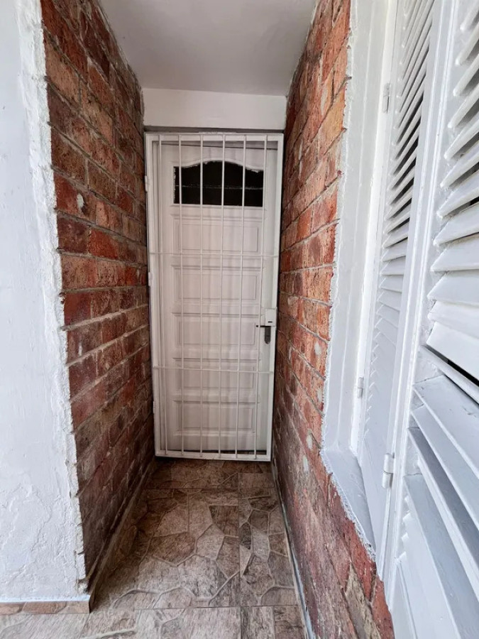 Casa ID.5881 - Alquiler Apartamento 1 Dormitorio Buceo con patio y garaje