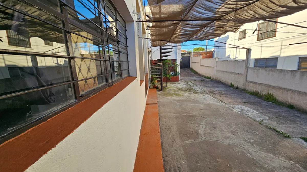 Casa ID.5401 - Alquiler Casa en PH 2 Dormitorios Sayago con Cochera