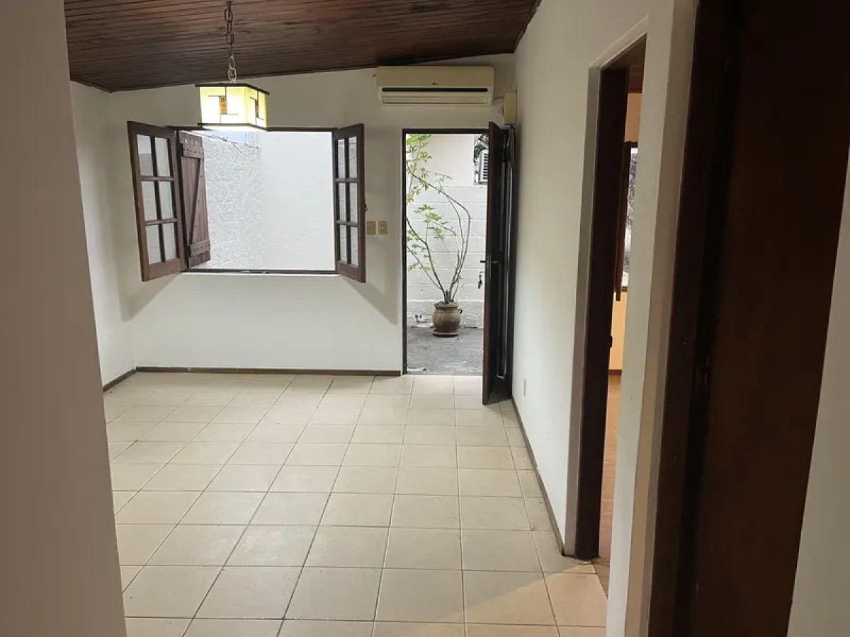 Casa ID.6780 - Alquiler Casa en PH 2 Dormitorios Malvin con patio