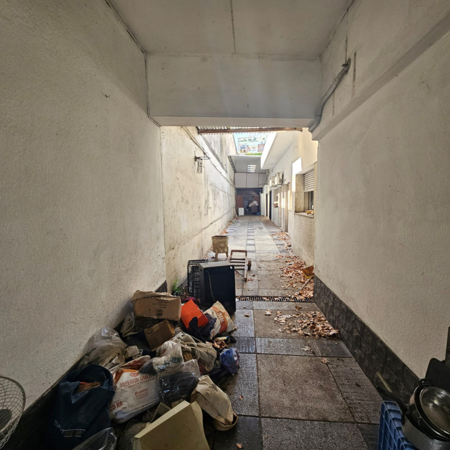 Casa ID.6139 - Venta Casa con Fabrica y Apartamento Bella Vista Inversion