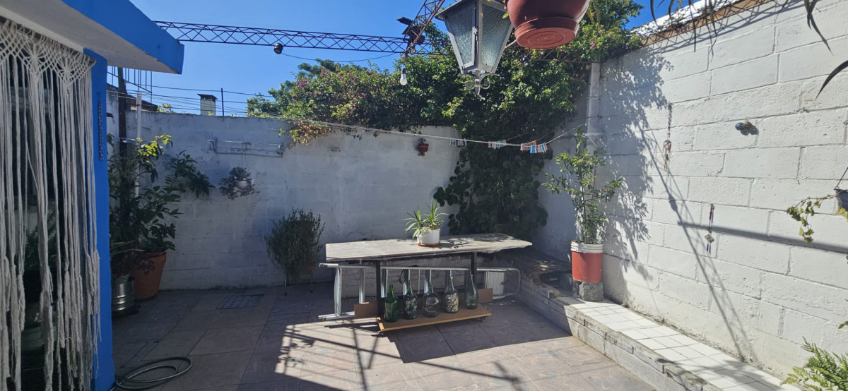 Casa ID.6057 - Venta Casa 2 Dormitorios Perez Castellanos Barbacoa y Cochera