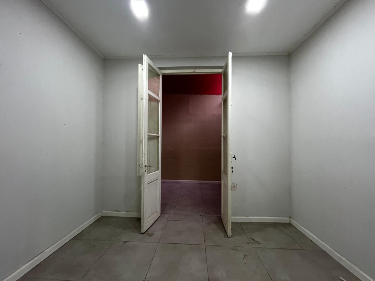 Casa ID.4235 - Venta Casa 5 Dormitorios La Comercial Inversion