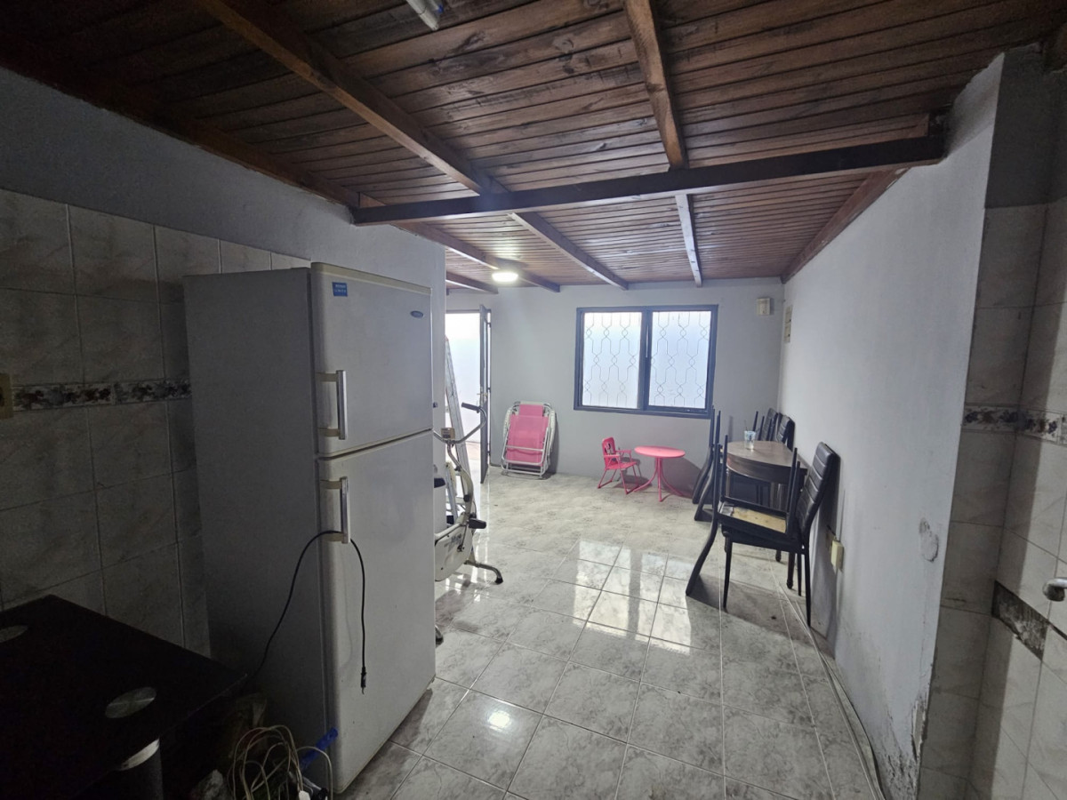 Casa ID.6268 - Venta Casa y Apartamento 4 Dormitorios Brazo Oriental Cochera