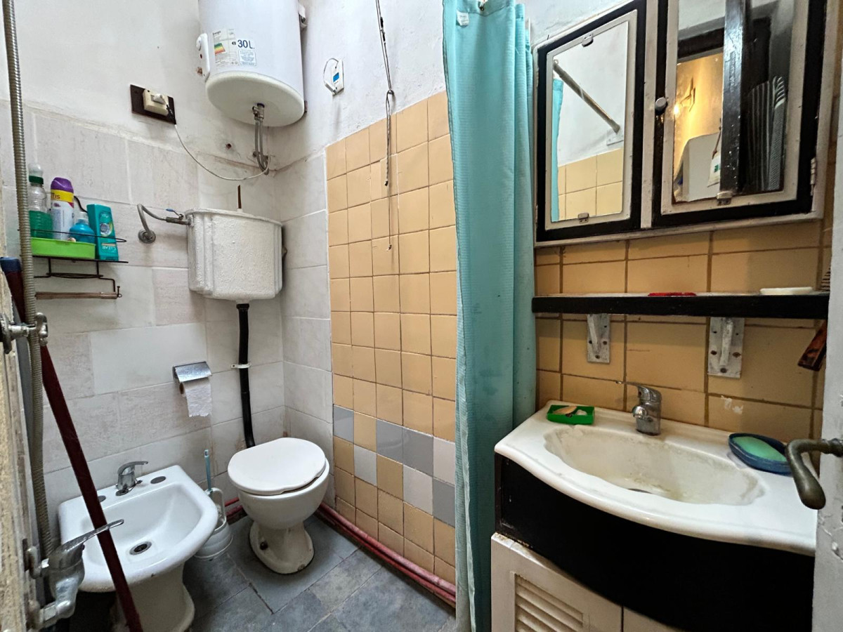 Casa ID.3381 - Venta Casa 2 Dormitorios Ciudad Vieja con Patio y Parrillero