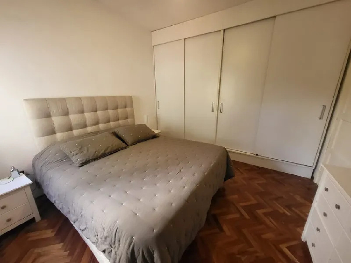 Casa ID.6117 - Venta Casa 4 Dormitorios Malvin con patio y garaje