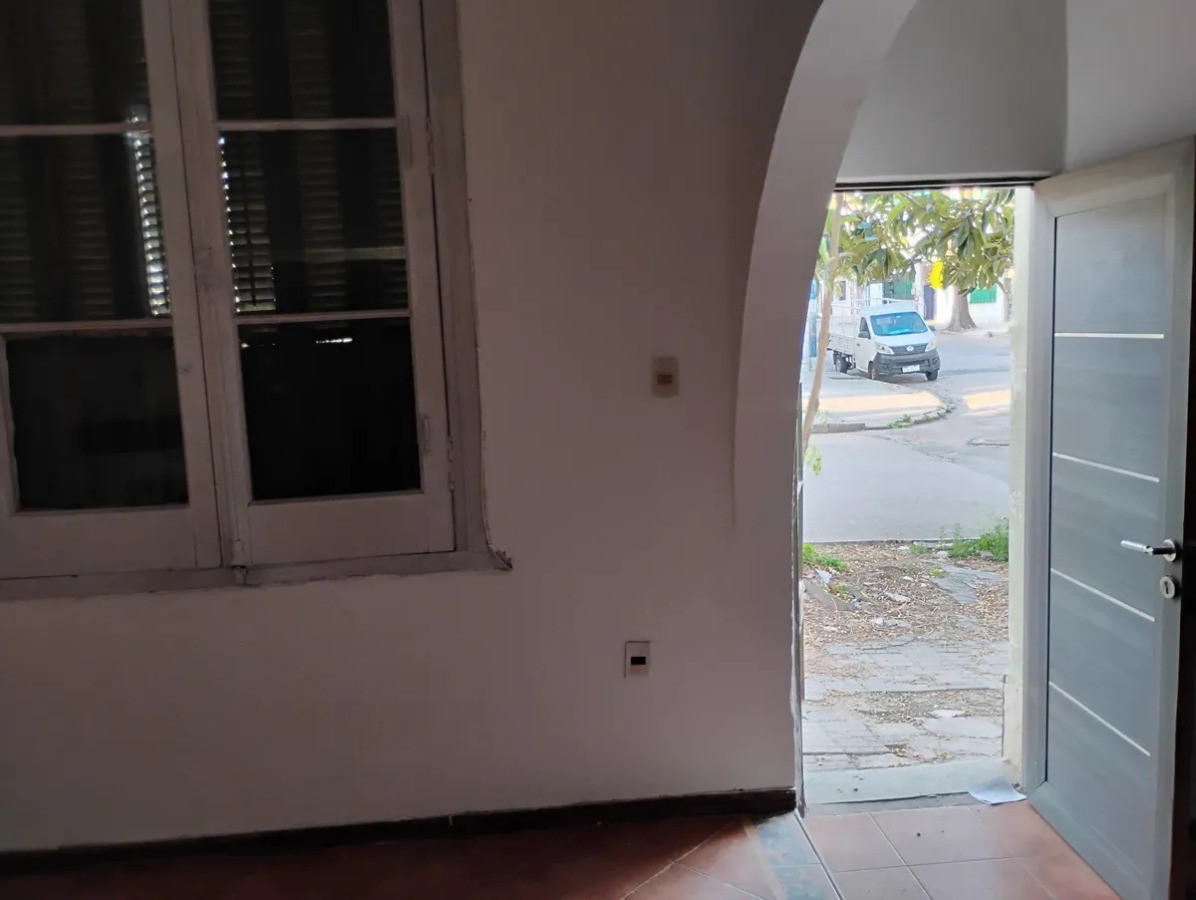 Casa ID.5342 - Alquiler Casa 3 Dormitorios Reducto con azotea y garaje