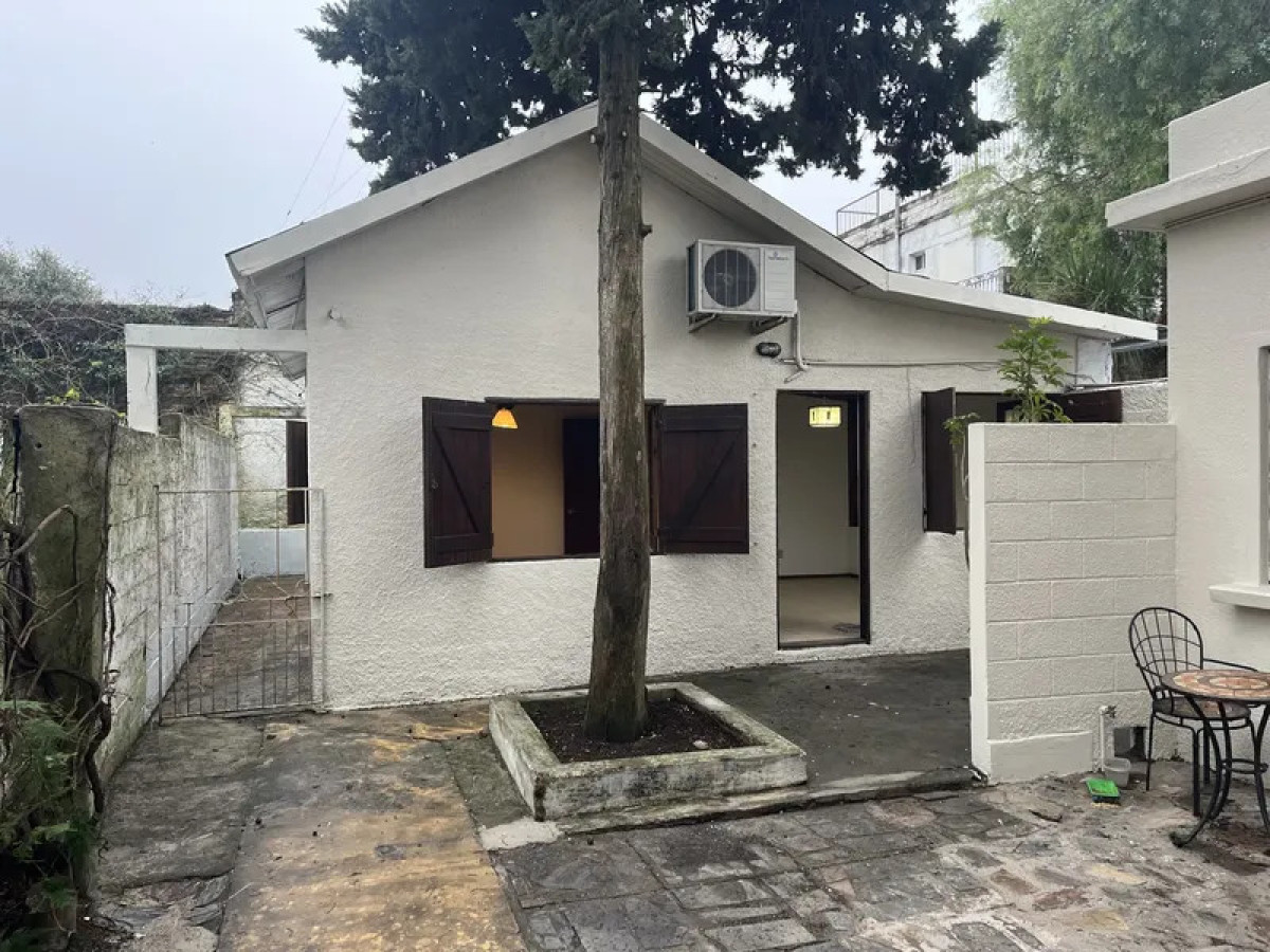 Casa ID.6780 - Alquiler Casa en PH 2 Dormitorios Malvin con patio