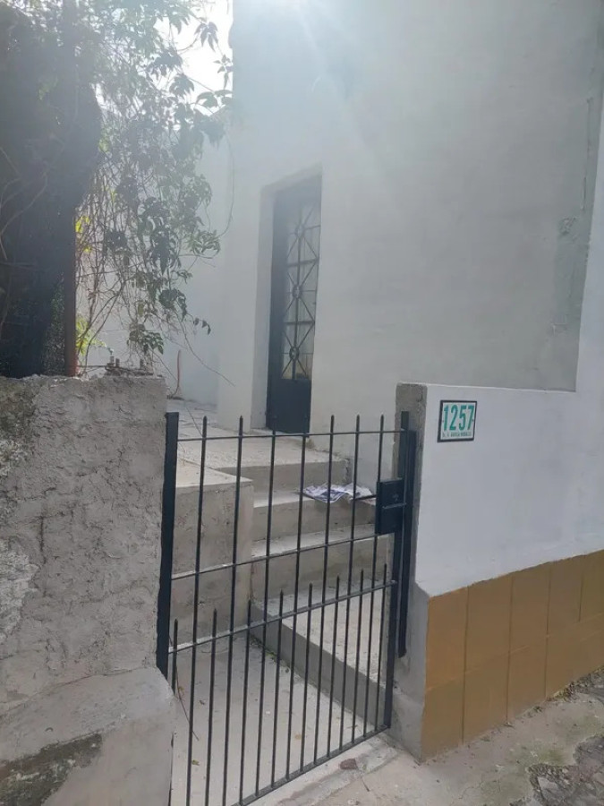 Casa ID.6473 - Alquiler Casa 2 Dormitorios Reducto con jardin 