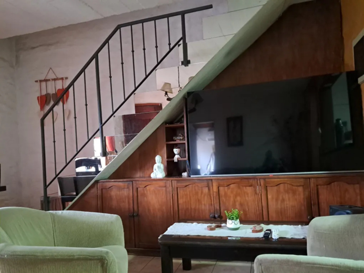 Casa ID.5041 - Venta Casa Duplex 2 Dormitorios Reducto con Barbacoa