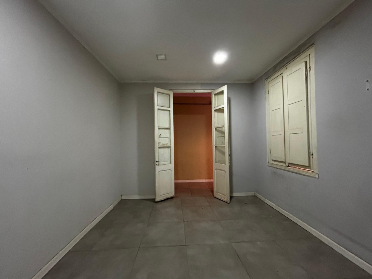 Casa ID.4235 - Venta Casa 5 Dormitorios La Comercial Inversion