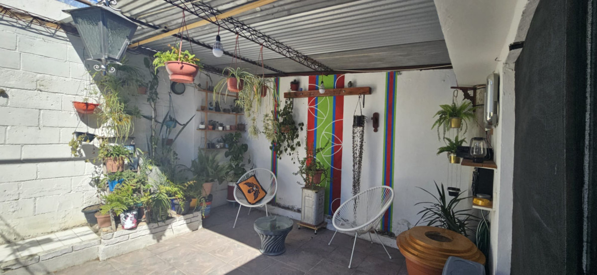 Casa ID.6057 - Venta Casa 2 Dormitorios Perez Castellanos Barbacoa y Cochera