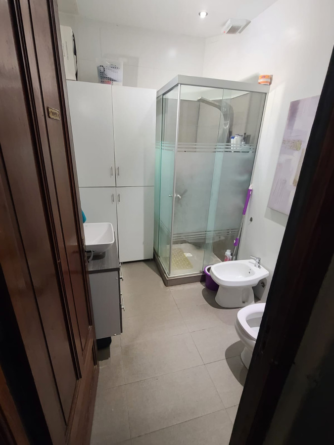 Casa ID.5004 - Venta Casa 5 Dormitorios La Blanqueada con Garaje y Patio