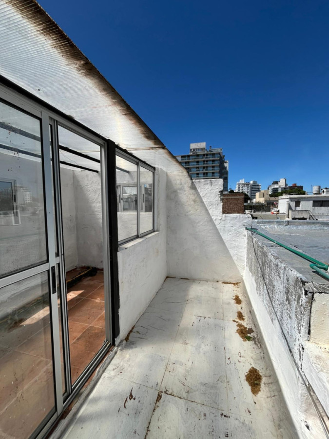 Casa ID.5446 - Venta Casa 3 o 4 Dormitorios Parque Rodo Inversion con Terraza