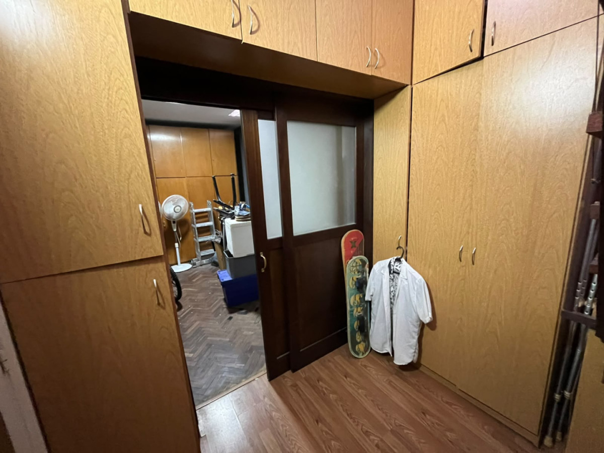 Casa ID.6657 - Venta Casa 4 Dormitorios La Blanqueada con patio y cochera