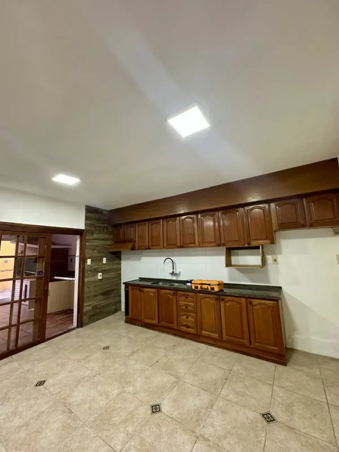Casa ID.6653 - Alquiler Casa 2 Dormitorios Cerro con patio y cochera 