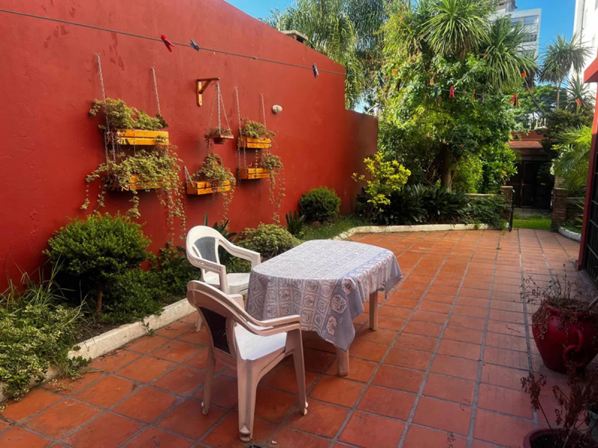 Casa ID.4328 - Venta Casa 4 Dormitorios Pocitos con Patio y Barbacoa