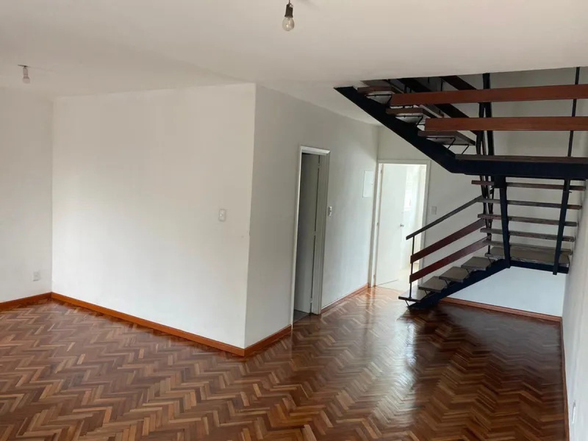 Casa ID.5786 - Alquiler Casa 3 Dormitorios Malvin con patio y garaje