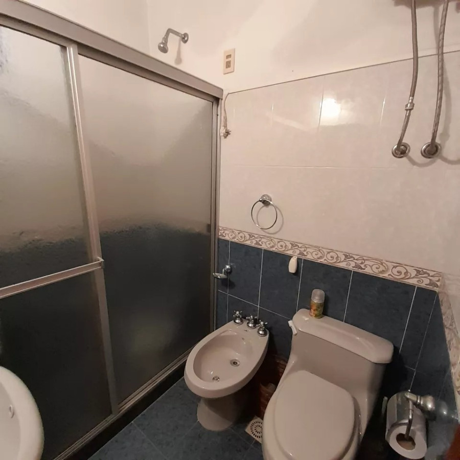Casa ID.4484 - Venta 2 Casas en Excelente Terreno Malvin Norte Padrón Unico
