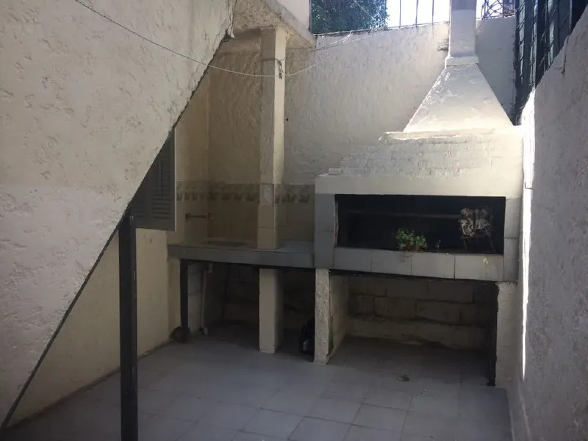 Casa ID.6125 - Alquiler Casa PH 4 Dormitorios La Blanqueada con patio 