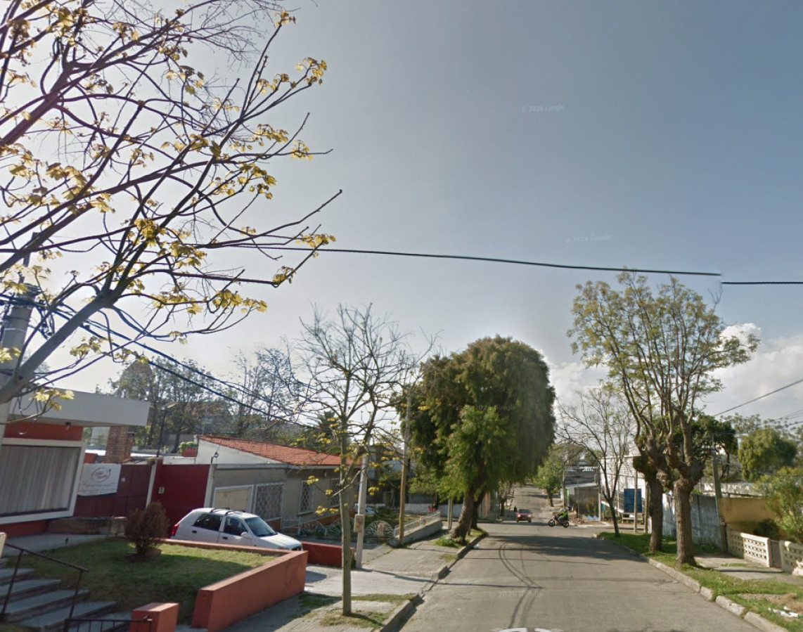 Casa ID.6217 - Alquiler Casa 2 Dormitorios Cerro con Cochera y Patio