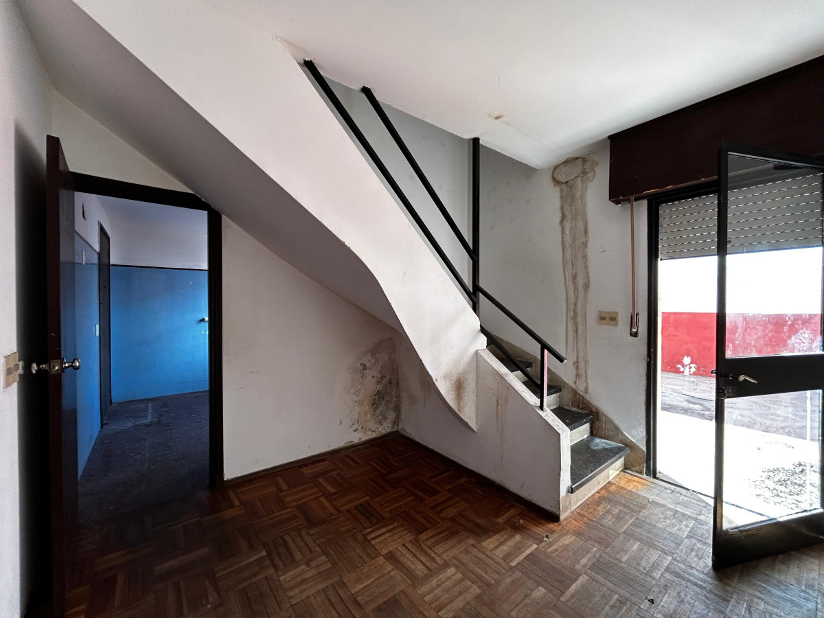 Casa ID.5254 - Venta Casa a Reciclar 3 Dormitorios Pocitos con Cochera