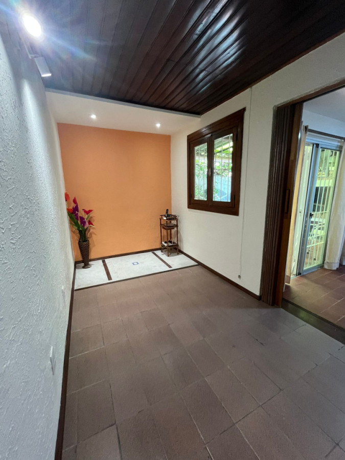 Casa ID.6096 - Alquiler Casa 2 Dormitorios Buceo con patio 