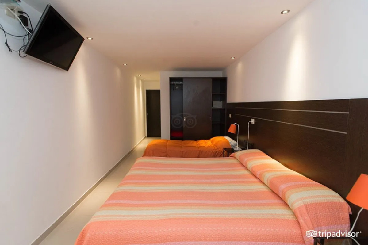 Casa ID.4852 - Venta Hotel Iberia Centro Montevideo Inversión