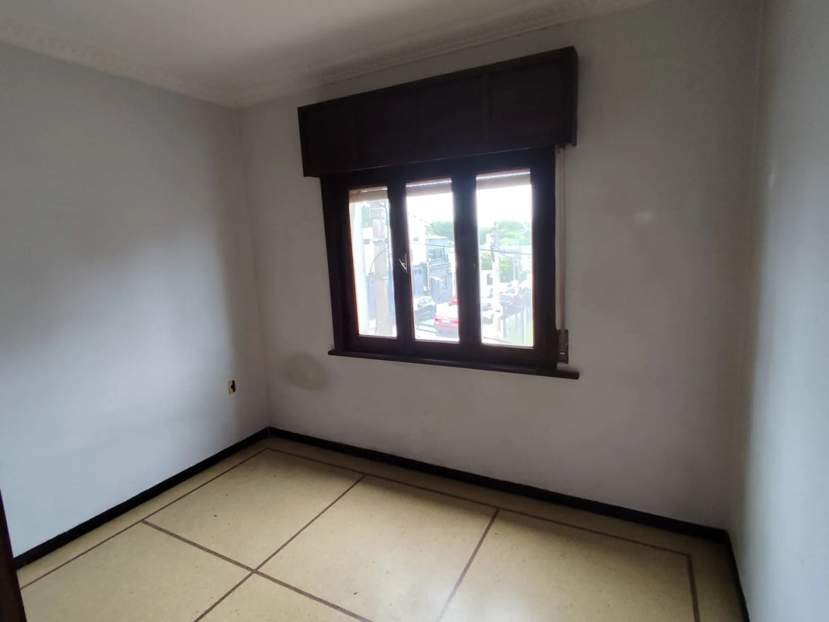 Casa ID.5670 - Venta Casa y Apartamento 4 Dormitorios Paso Molino con garaje