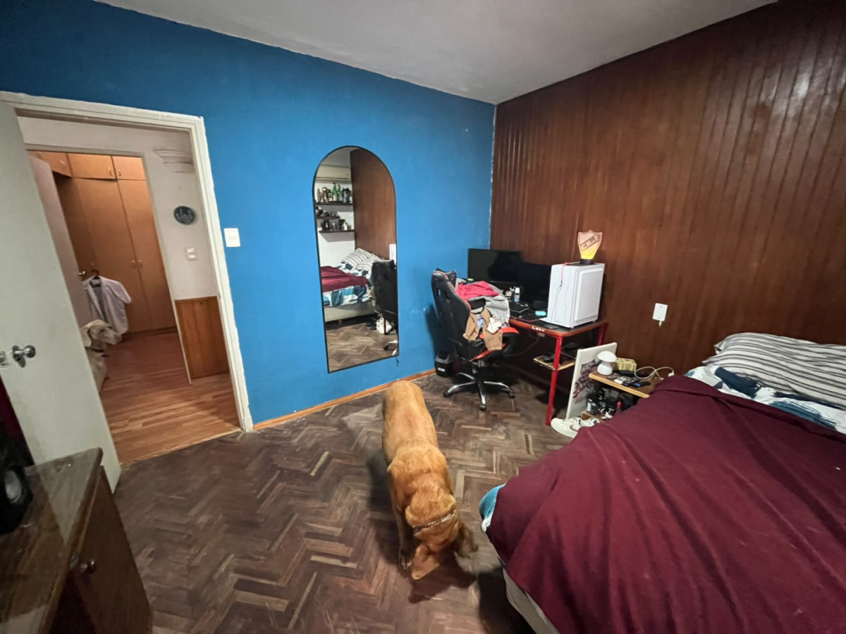 Casa ID.6657 - Venta Casa 4 Dormitorios La Blanqueada con patio y cochera