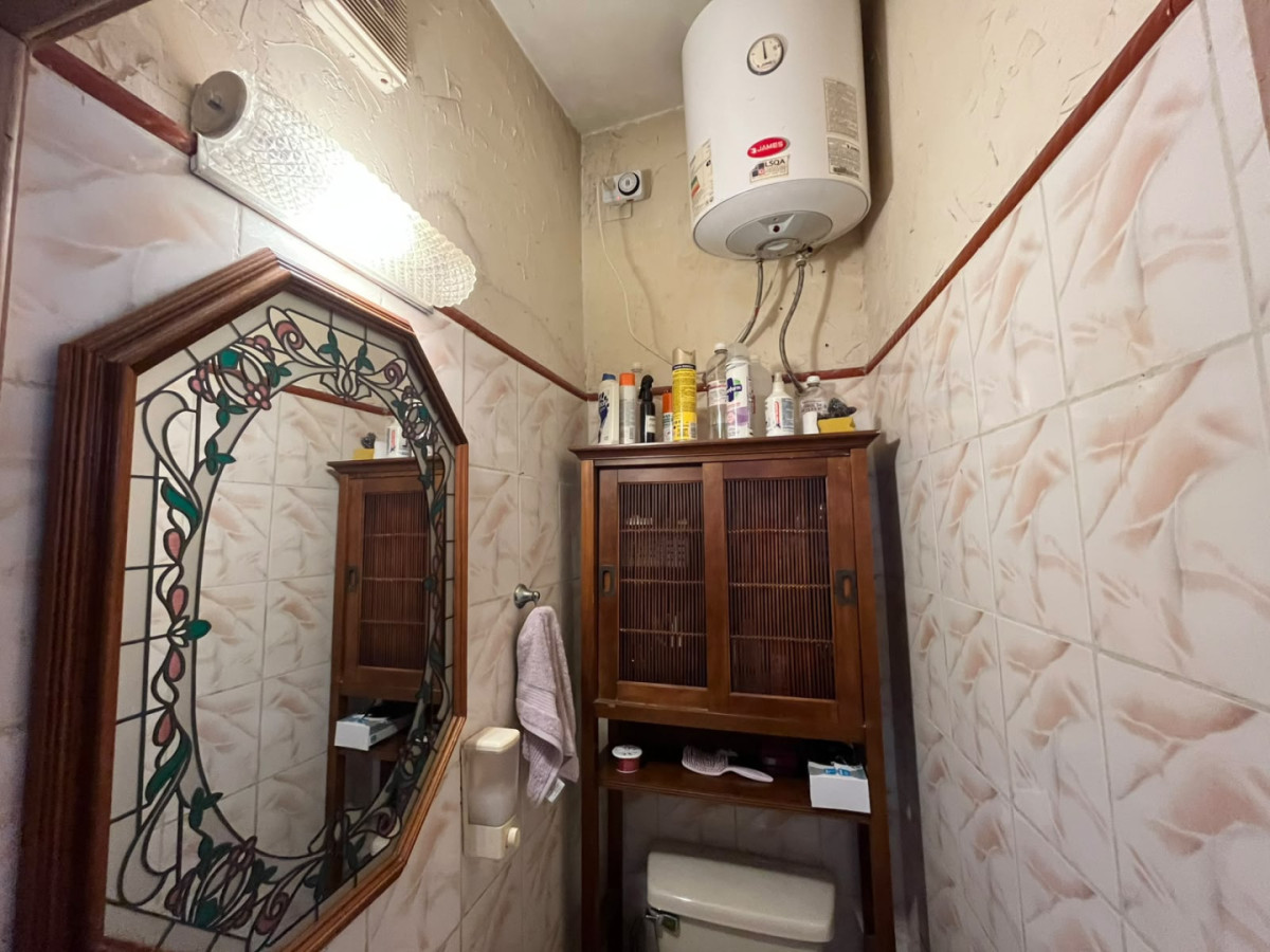Casa ID.6657 - Venta Casa 4 Dormitorios La Blanqueada con patio y cochera