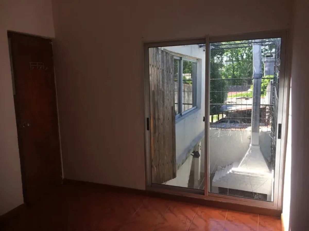 Casa ID.6125 - Alquiler Casa PH 4 Dormitorios La Blanqueada con patio 