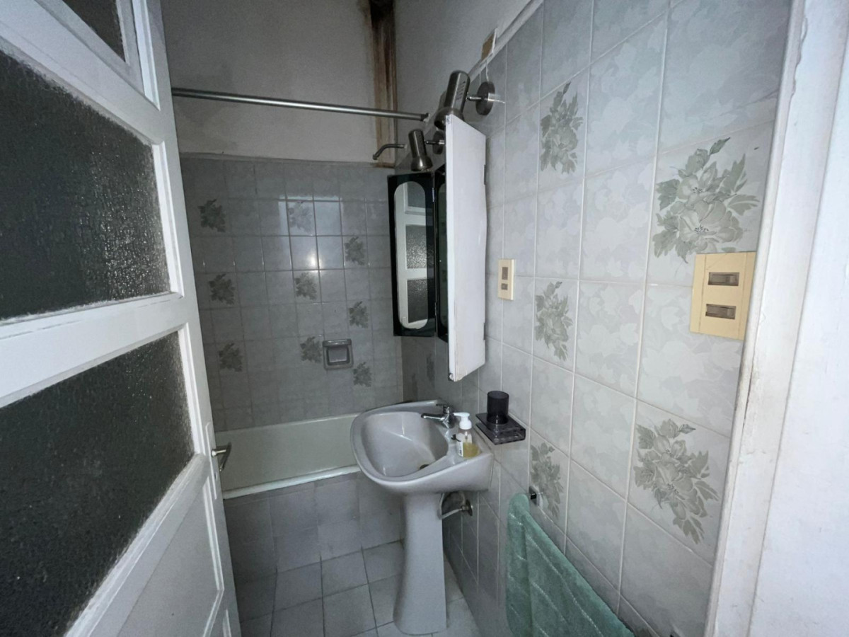 Casa ID.5668 - Venta Casa 2 Dormitorios Pocitos con patio 