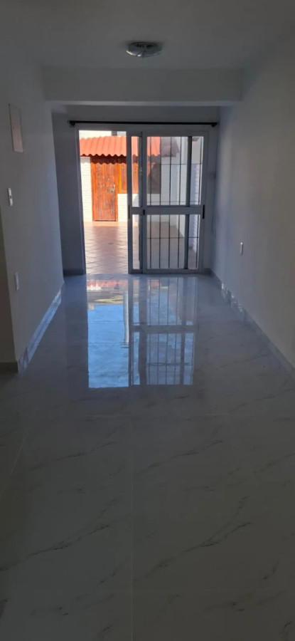 Casa ID.5637 - Alquiler Casa 2 Dormitorios Malvin con jardin y patio 