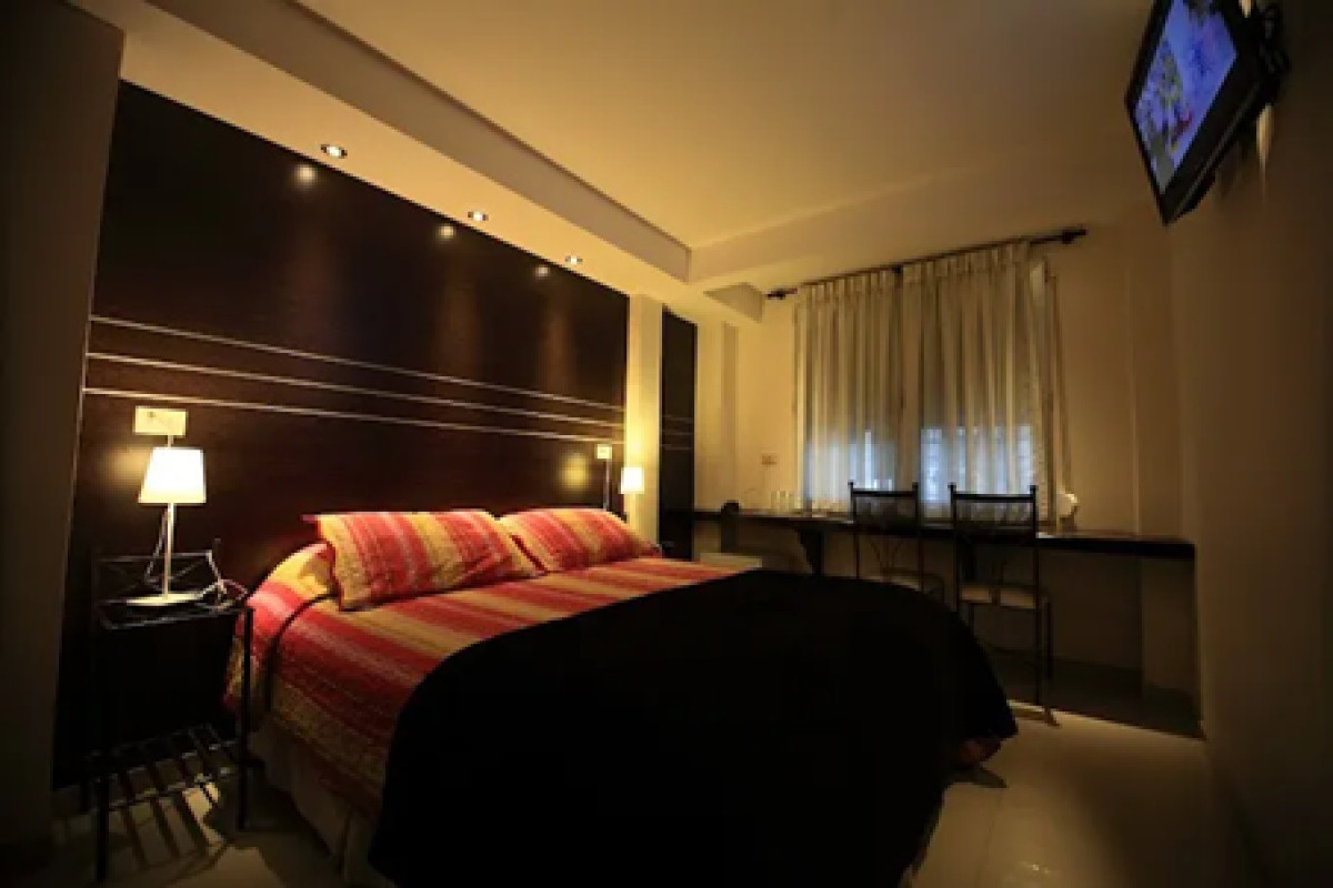 Casa ID.4852 - Venta Hotel Iberia Centro Montevideo Inversión