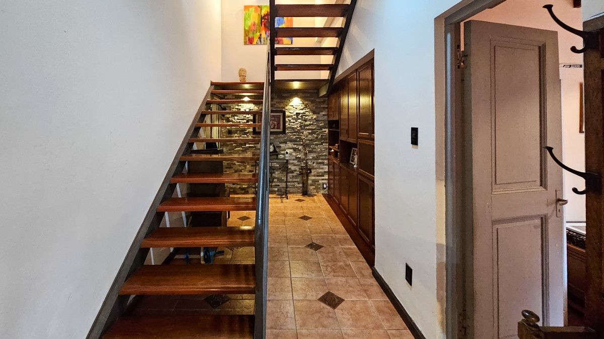 Casa ID.2599 - Venta Casa 4 Dormitorios Patio y Piscina Parque Batlle